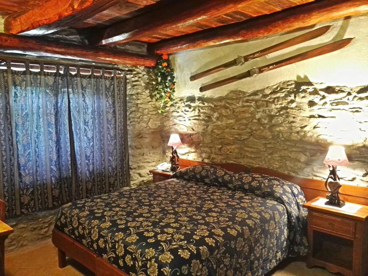 Etoile Des Neiges Hotel Oulx Kültér fotó